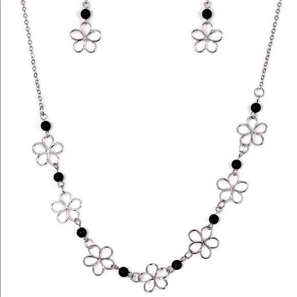 paparazzi Jewelry - Always Abloom - Black Necklace